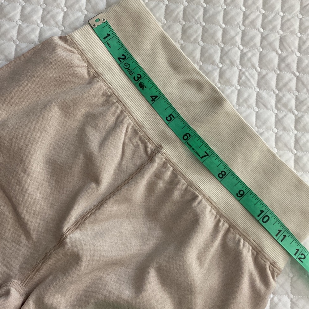 New In Bag Color Block Legging In Neutral Colors … - image 3